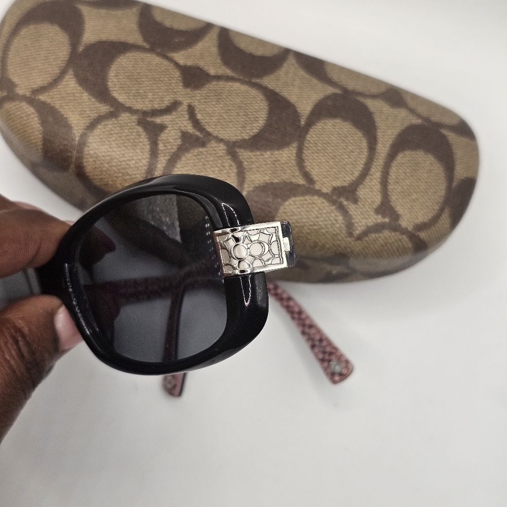 Coach Black Sunglasses With Case - Picture 6 of 8